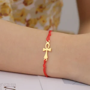 bracelet en ficelle rouge