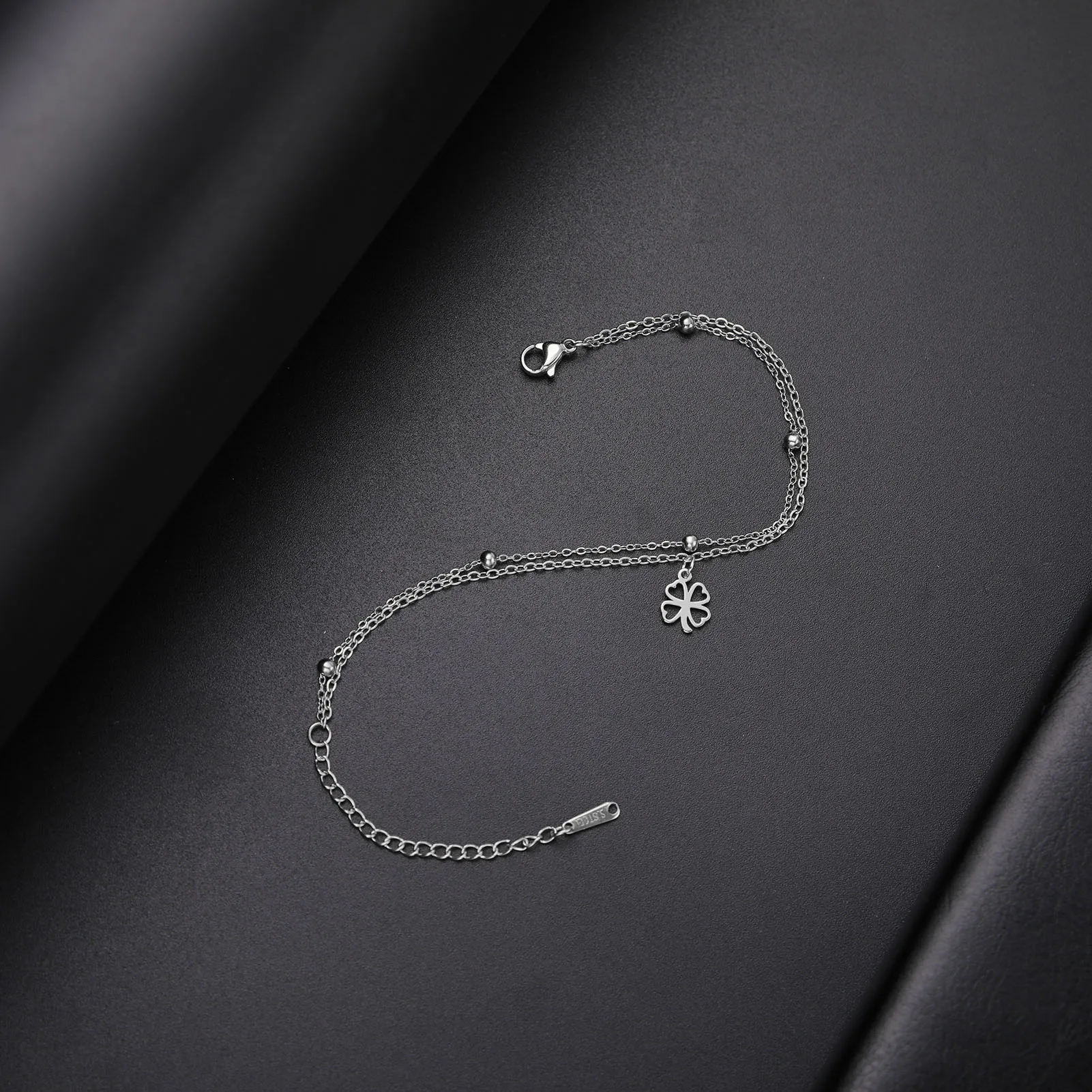 bracelet porte-bonheur acier